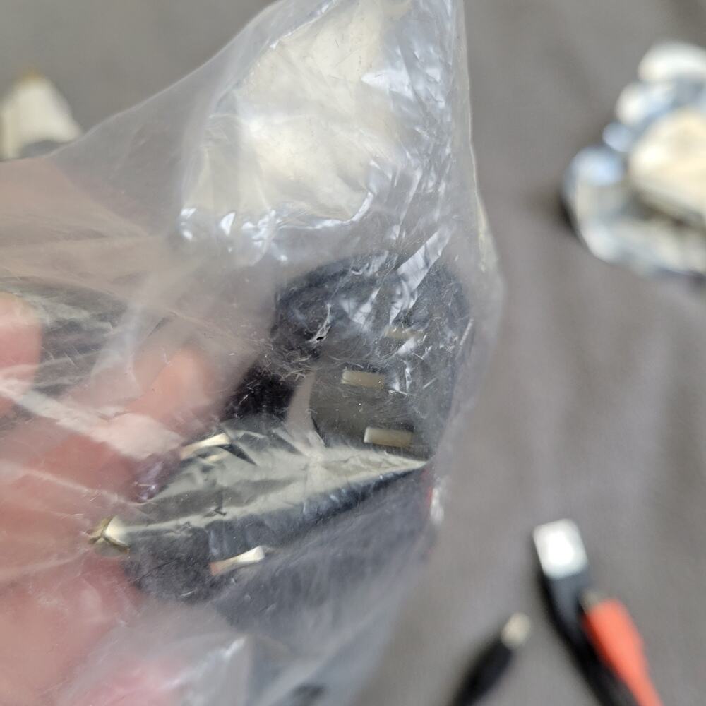 VGA DVI POWER ADAPTER Cables Circular‎ Barrel DC Video Mixed 19PC Spares - Picture 7 of 16